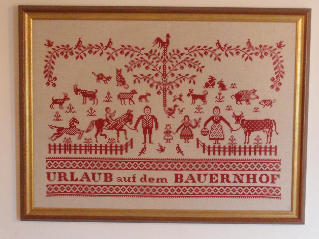 Baby- Und Kinderhof Aicherbauer Seeham Exterior foto
