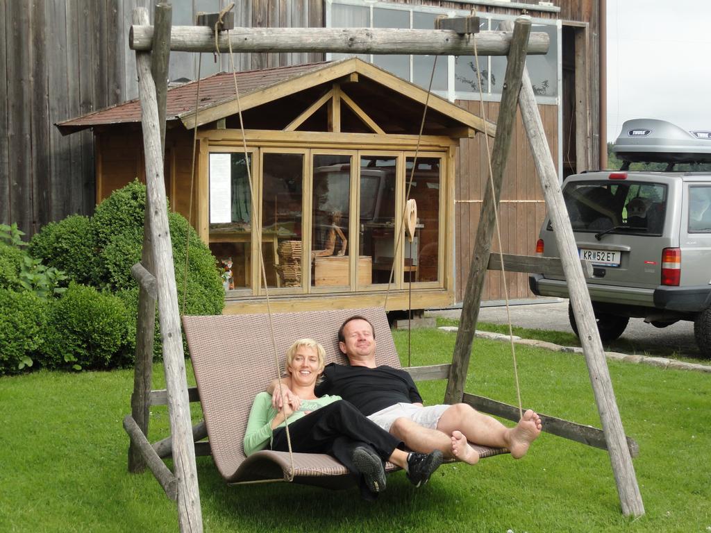 Baby- Und Kinderhof Aicherbauer Seeham Exterior foto